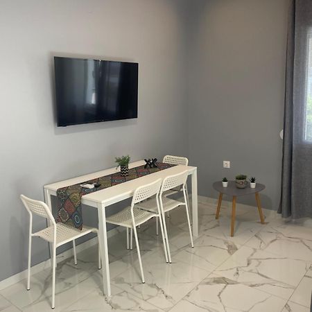 Antonis Apartment Паралия Дионисиу Стая снимка
