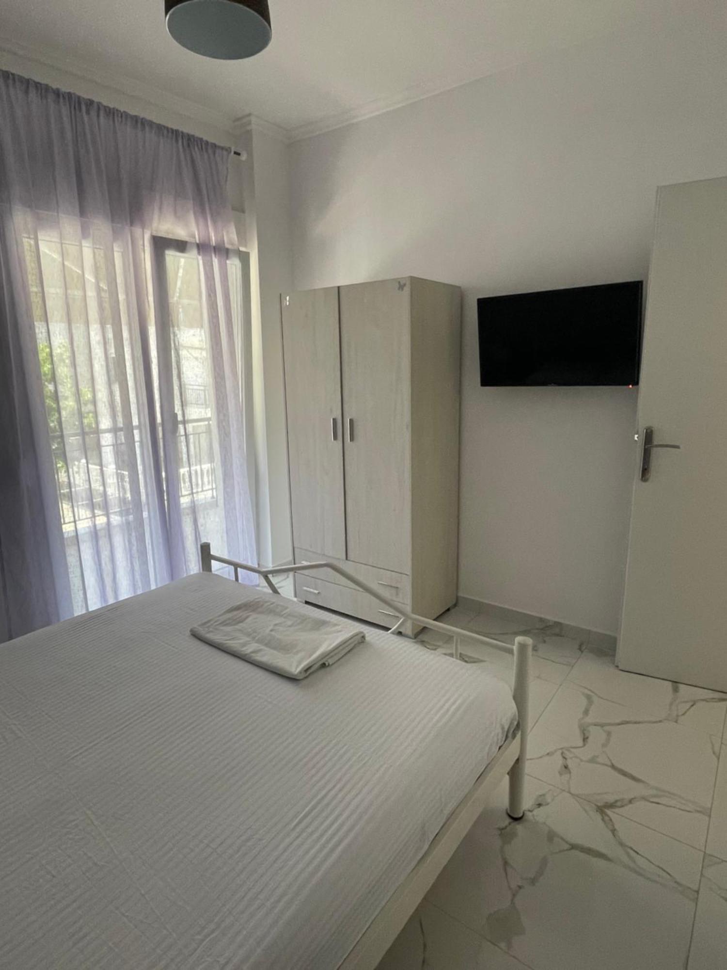 Antonis Apartment Паралия Дионисиу Стая снимка
